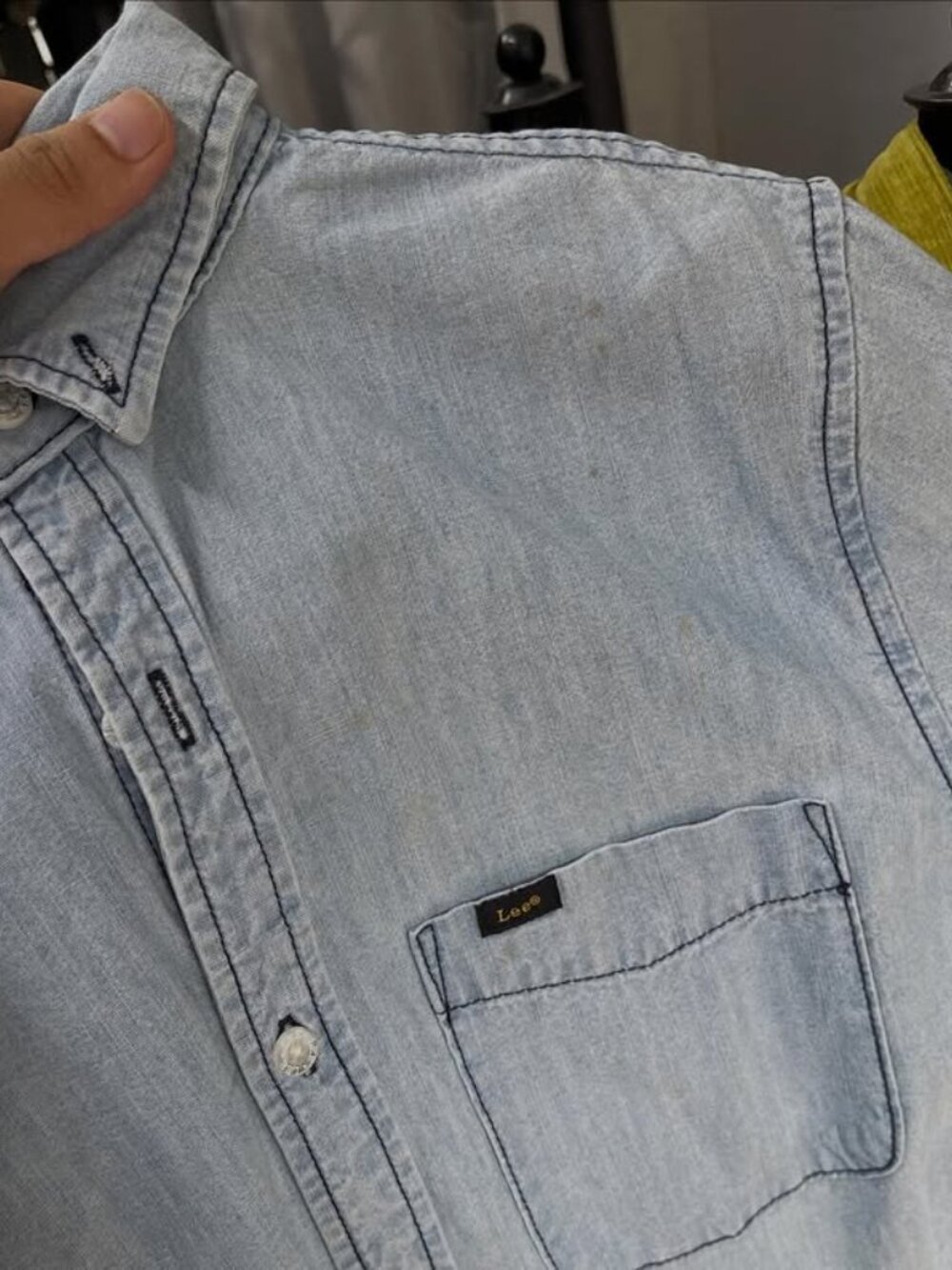 Denim Chambray Light Wash Long Sleeve Button Down Shirt Men's Large - Picture 2 of 3